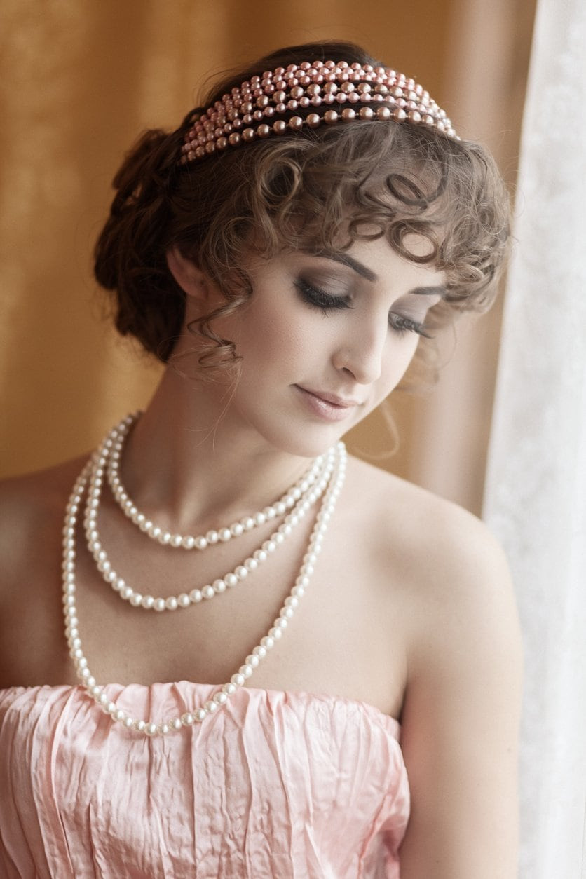 Flapper Hairstyles For Medium Hair
 22 Glamorous 1920s Hairstyles that Make Us Yearn for the