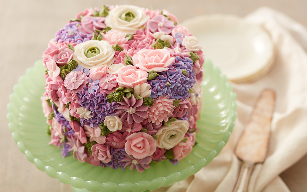 Flower Birthday Cakes
 8 Fabulous Flower Birthday Cake Ideas
