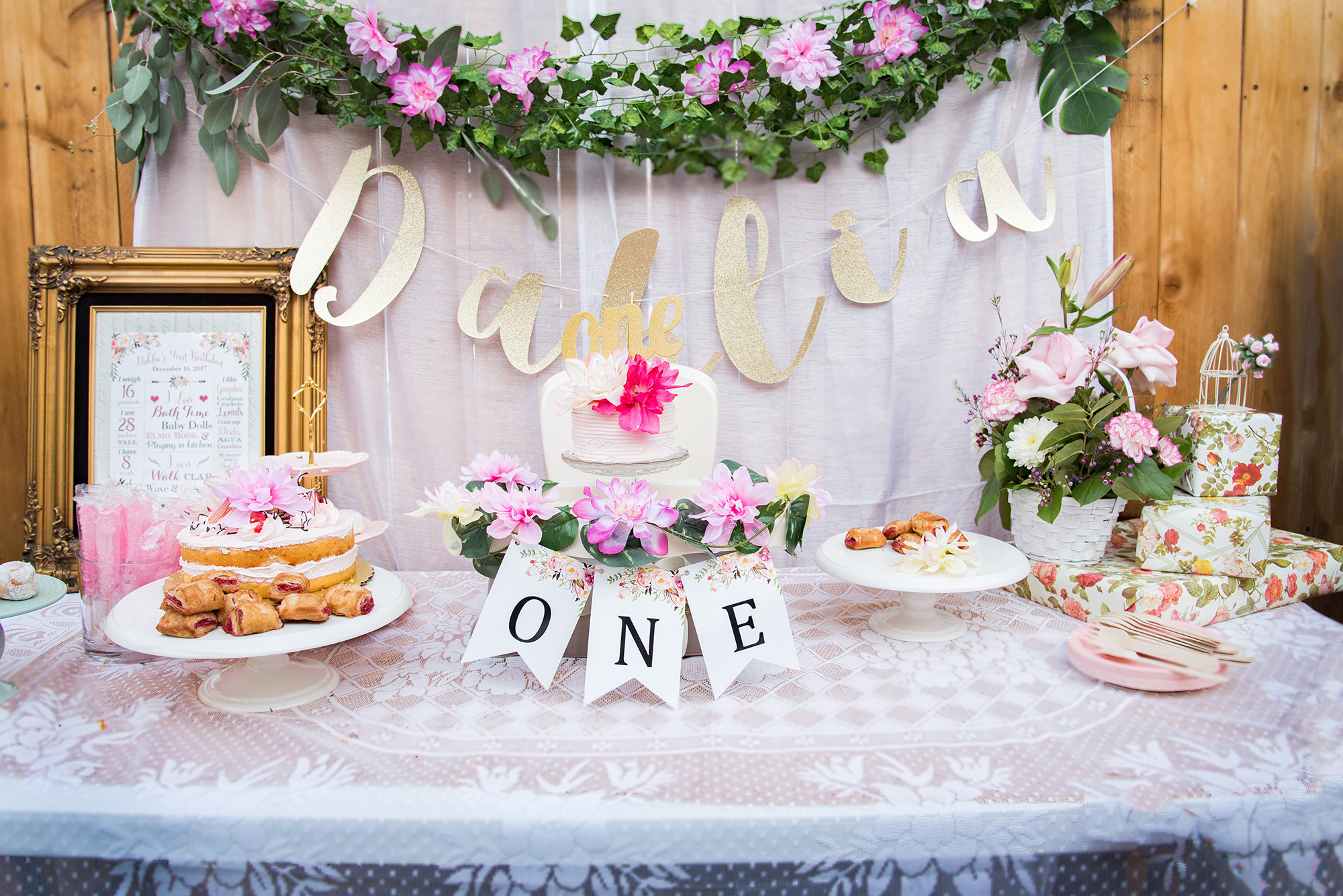 Flower Themed Birthday Party
 Dahlia’s Floral First Birthday Party – A Los Angeles Mom Blog