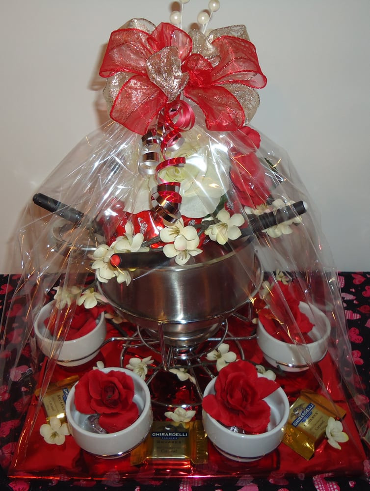 Fondue Gift Basket Ideas
 Fondue Pot Valentine Gift Basket Yelp