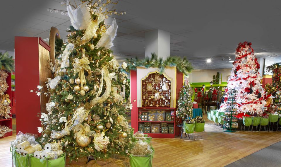 Fortunoffs Backyard Store
 Holiday shops on Long Island