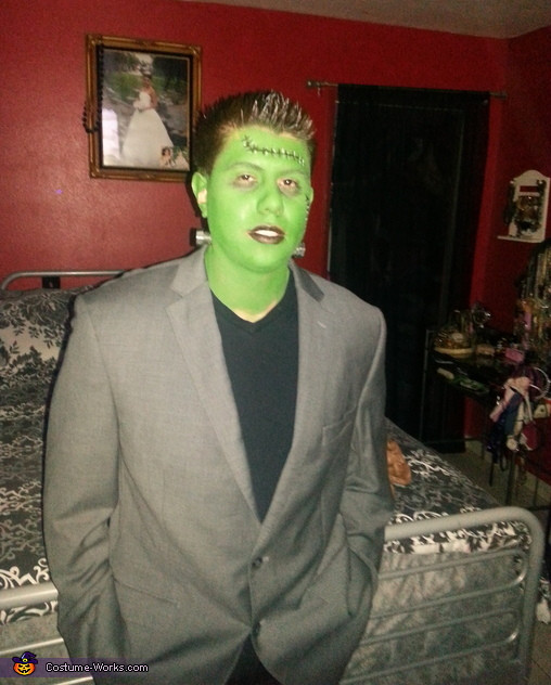 Frankenstein Costume DIY
 30 Scary Halloween Costume Ideas That Will Send Chills