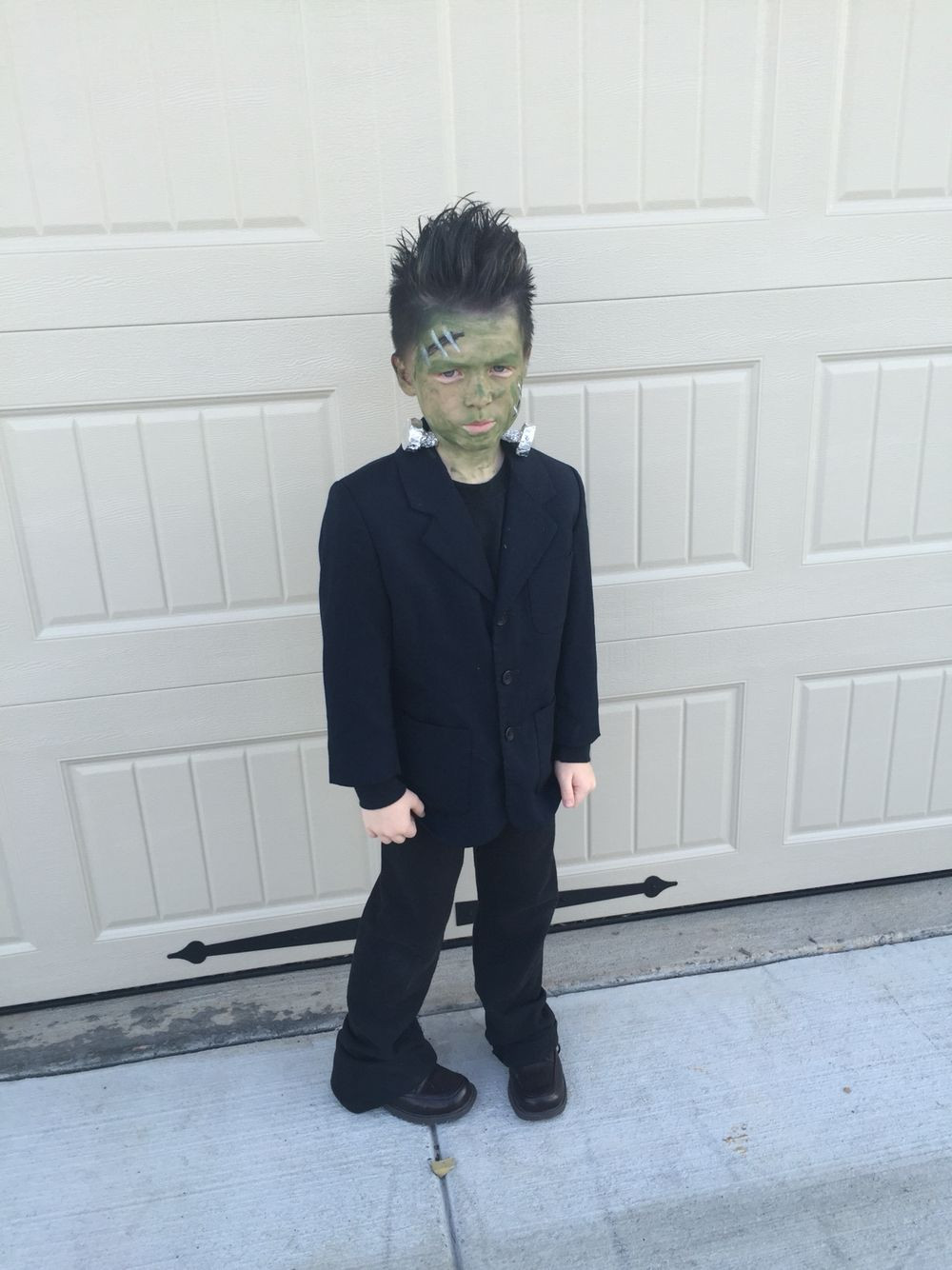 Frankenstein Costume DIY
 Boys Frankenstein costume DIY Costumes