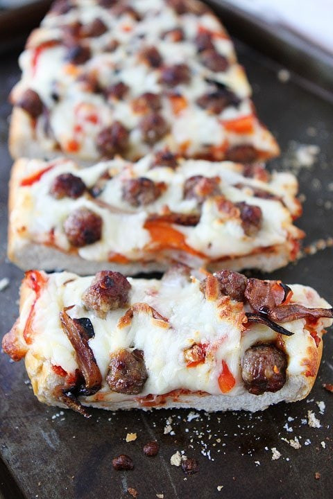 French Bread Pizza Recipe
 Easy French Bread Pizza French Bread Pizza Recipe