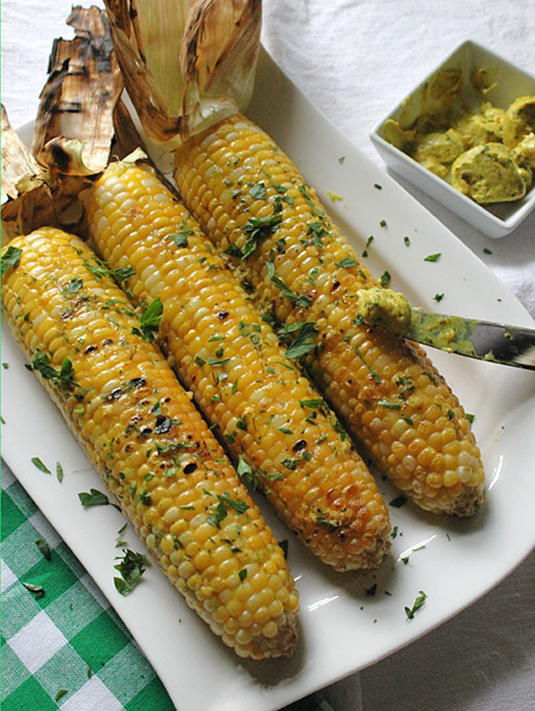 Fresh Corn Grill
 Grilled Sweet Corn with Curried Butter pote Robust