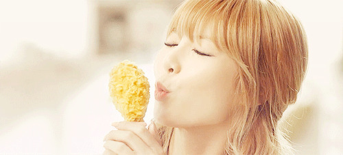 Fried Chicken Gif
 8 Things You Will Discover While Living In Korea SeoulSync