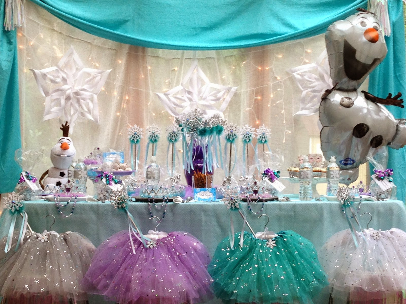 Frozen Birthday Decoration Ideas
 The Princess Birthday Blog FROZEN DIY Snowflake Decorations