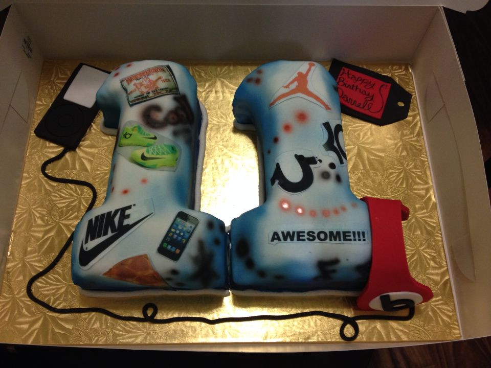 Fun Birthday Party Ideas For 11 Year Olds
 Cool 11 year old birthday boy cake