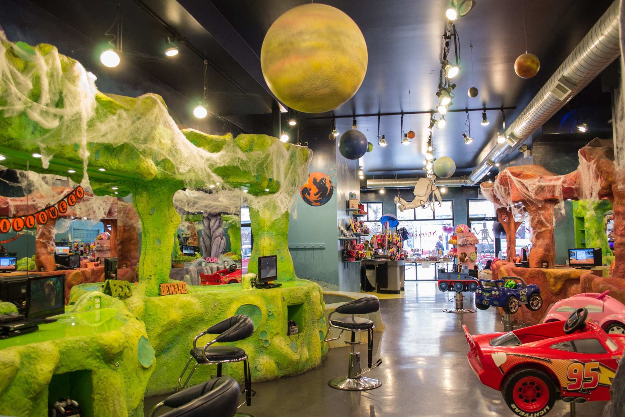 Fun Indoor Places For Kids
 Top 10 Fun Places For Kids To Visit on Holidays Around The