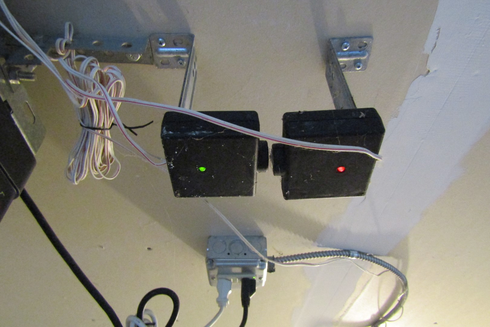 Garage Door Sensors
 The most mon garage door opener issues