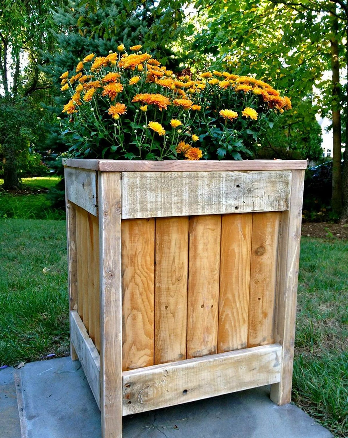 Garden Planter Box DIY
 30 Easy DIY Wooden Planter Box Ideas For Beginners