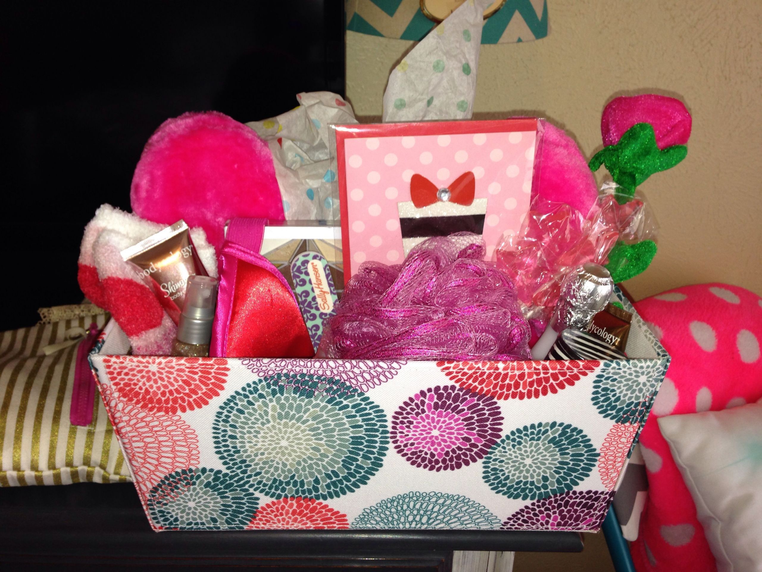 Gift Basket For Teenage Girl Ideas
 Gift basket for teenage girl birthday