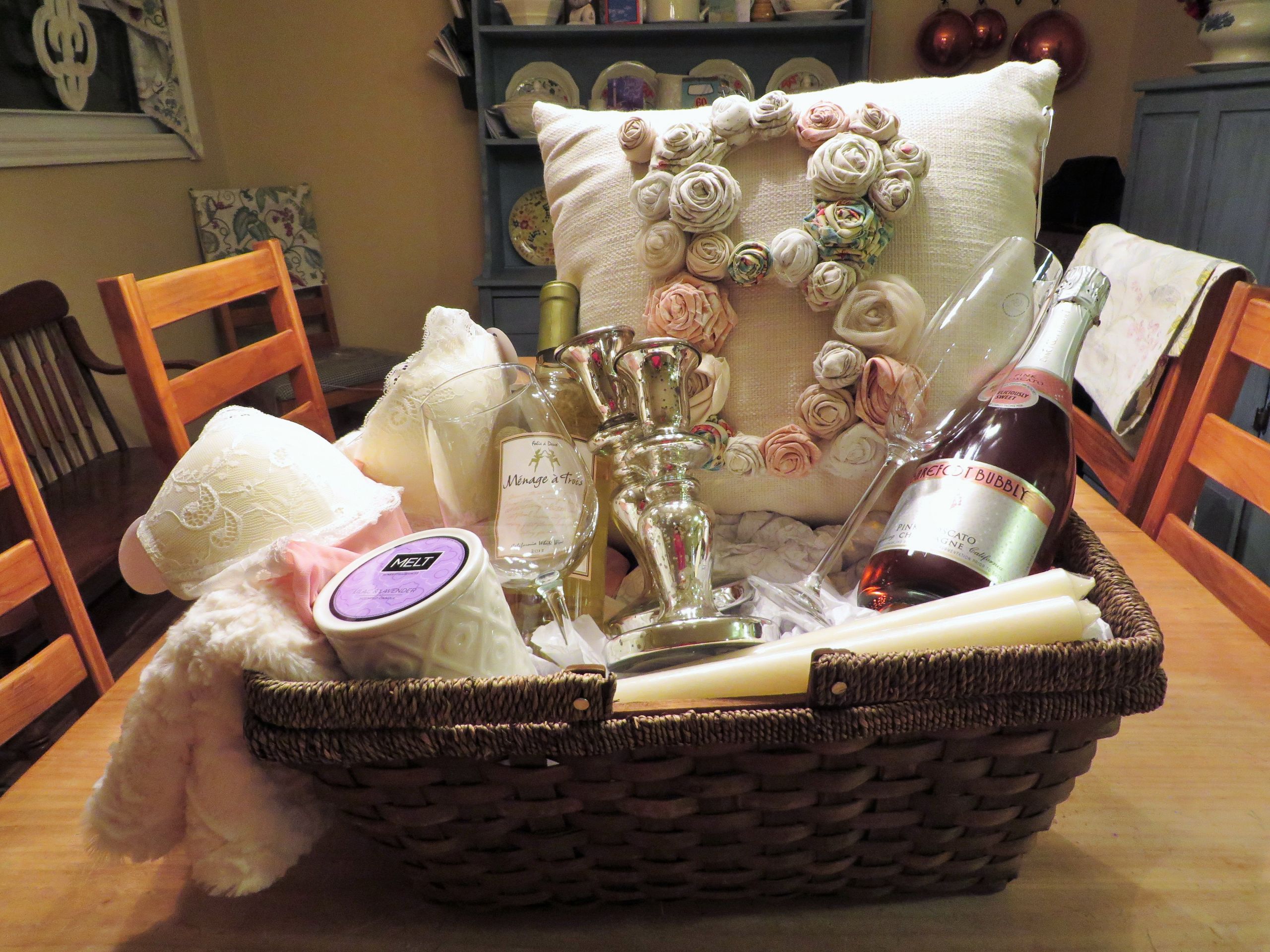 Gift Basket Ideas For Bridal Showers
 Bridal Shower Gift Basket