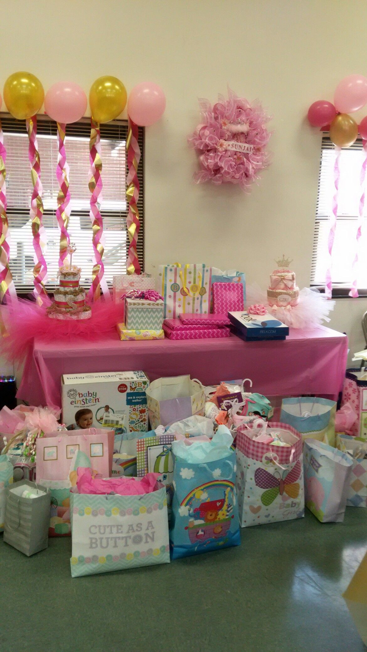 Gift Table Ideas For Baby Shower
 My niece s baby shower t table
