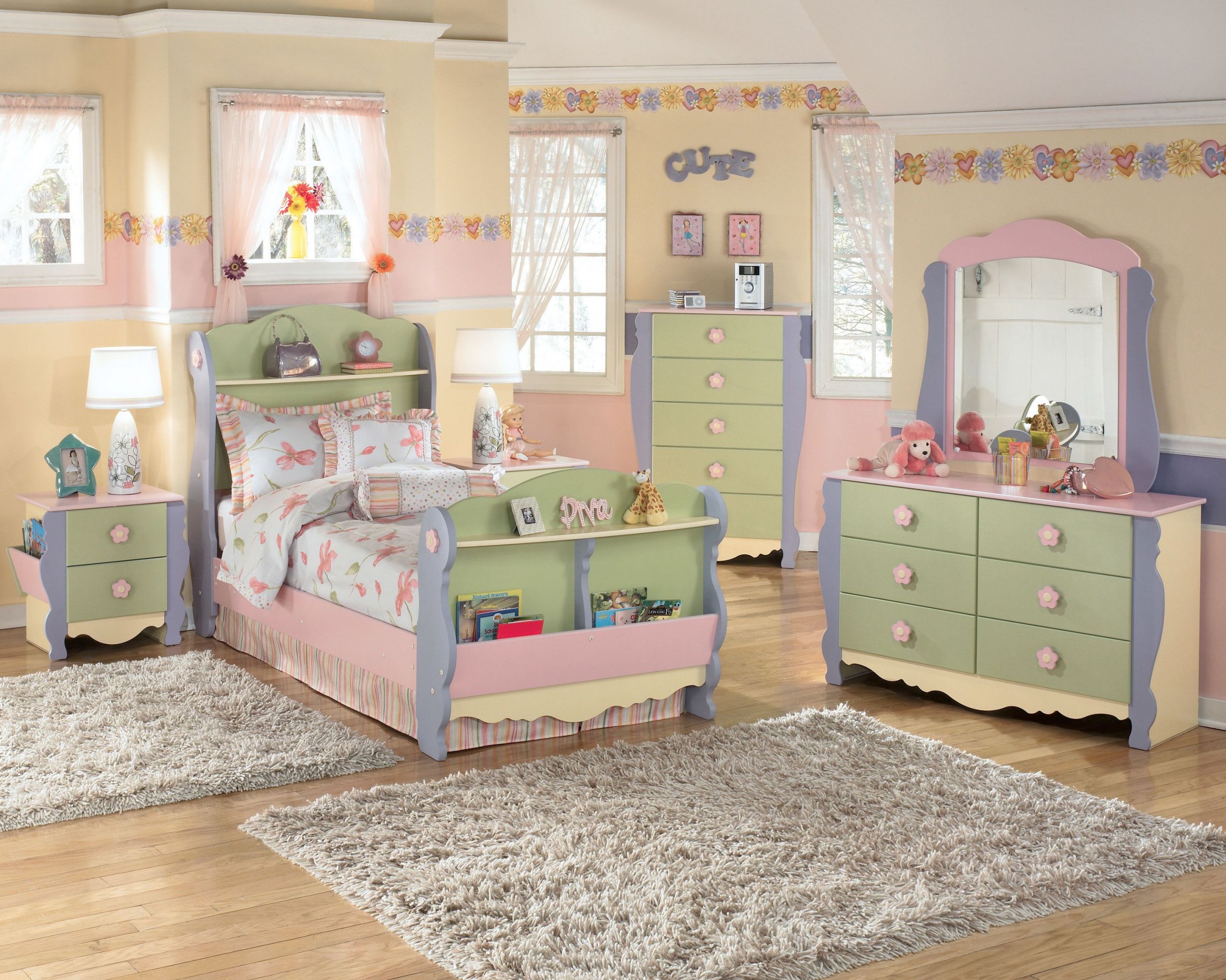 Girls Bedroom Set Twin
 Kids Furniture Signature Design by Ashley Doll House 4
