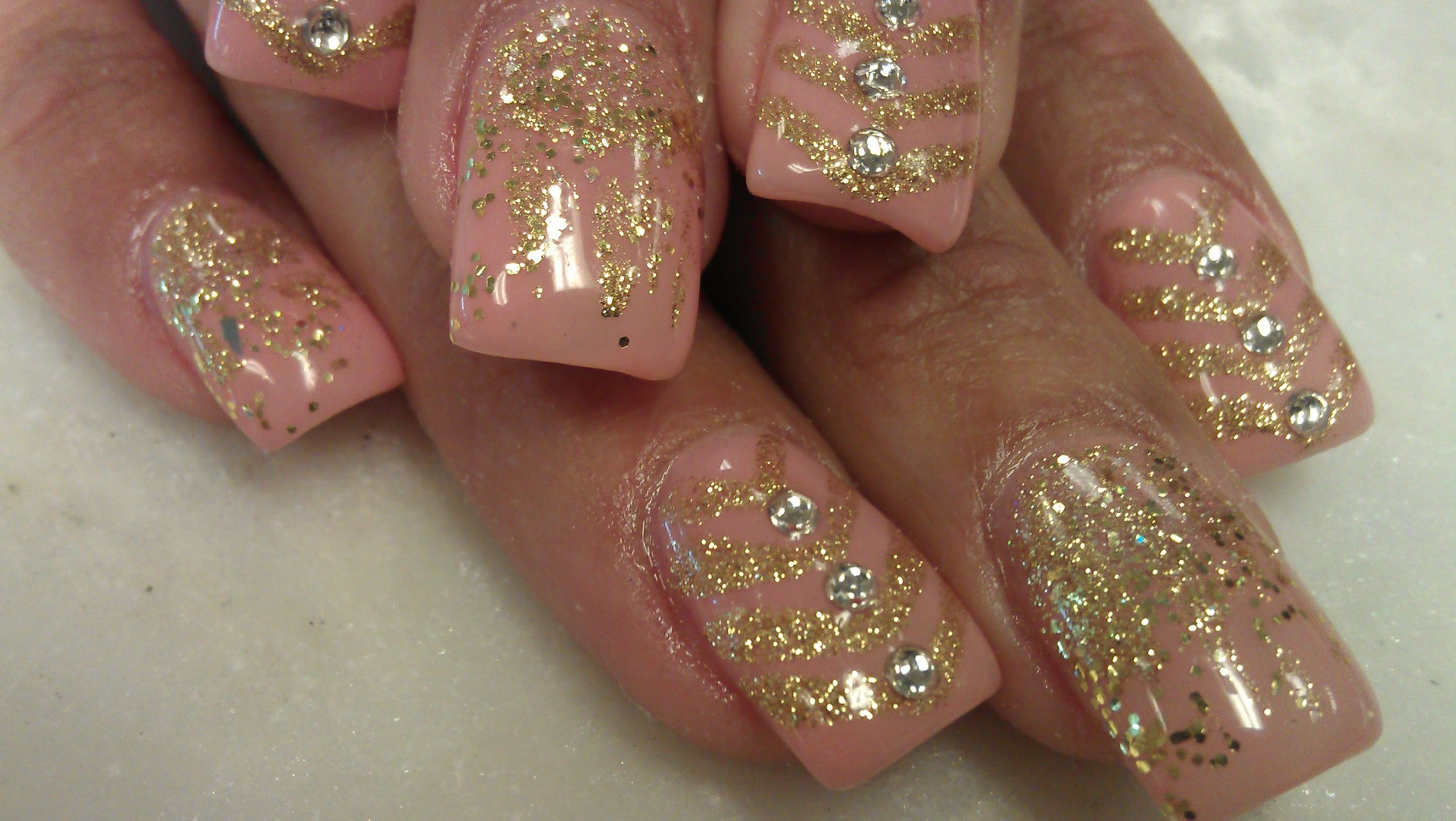 Glitter Gold Nails
 30 CLASSY GOLD GLITTERY NAIL DESIGNS Godfather Style
