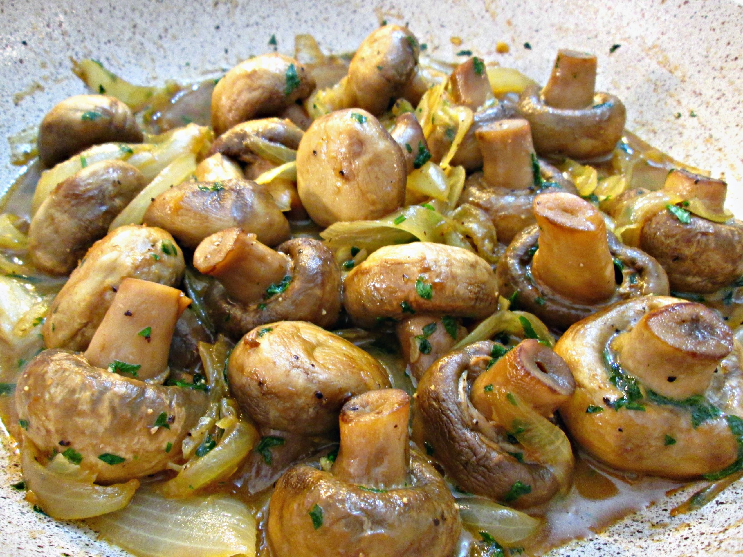 Gourmet Mushroom Recipes
 Garlic Mushrooms and ions Poor Man s Gourmet Kitchen