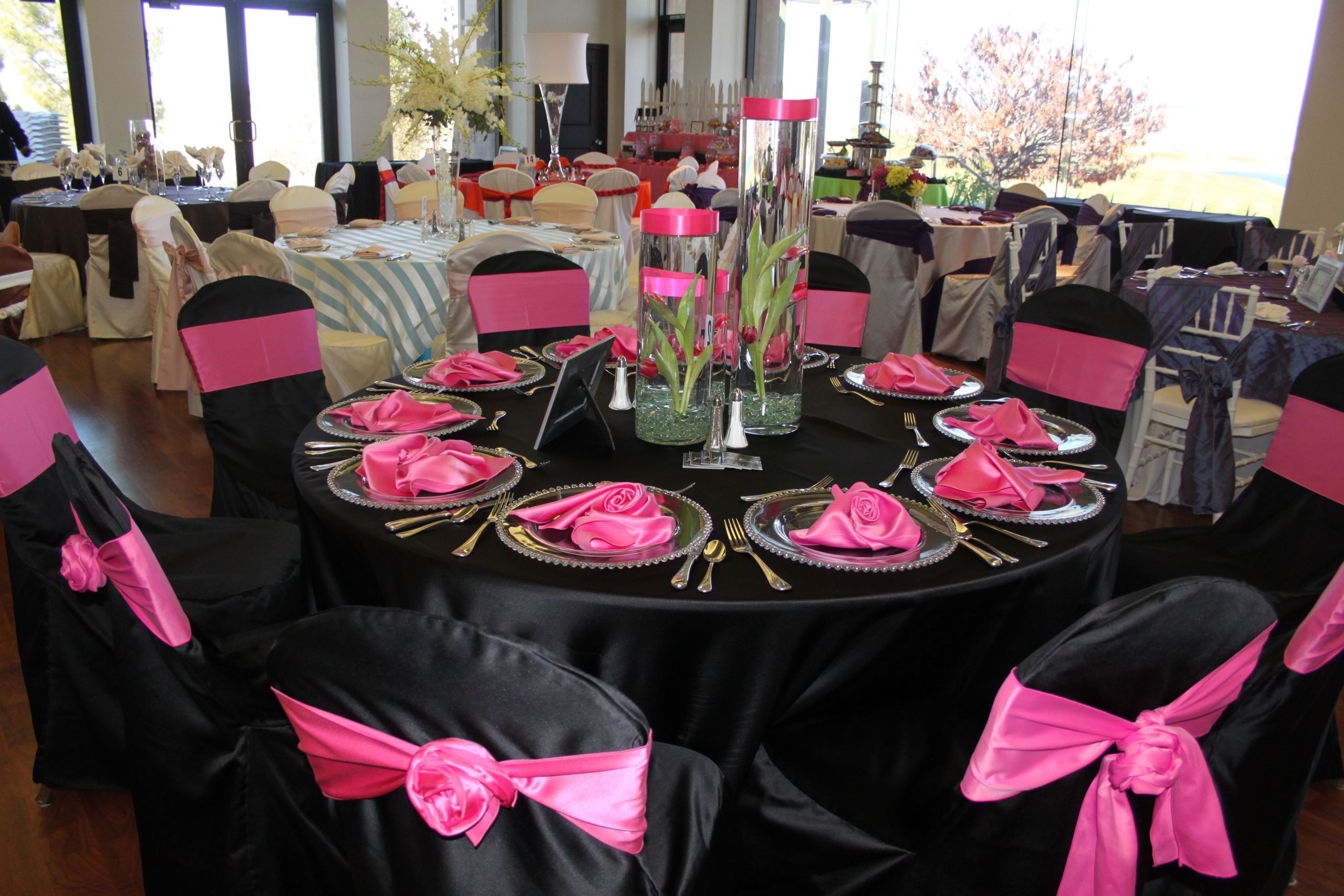 Graduation Party Table Setting Ideas
 Pink & Black table setup Graduation Party Ideas