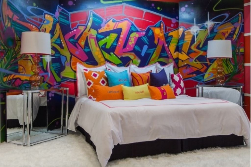 Graffiti Bedroom Wall
 18 GORGEOUS GRAFFITI WALL INTERIOR INSPIRATIONS
