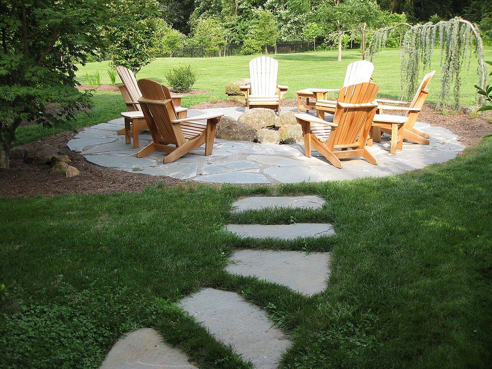 Gravel Patio With Fire Pit
 Natural Flagstone Patio & Fire Pit