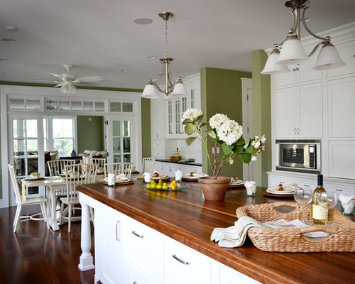 Green And White Kitchen
 Green And White Kitchen