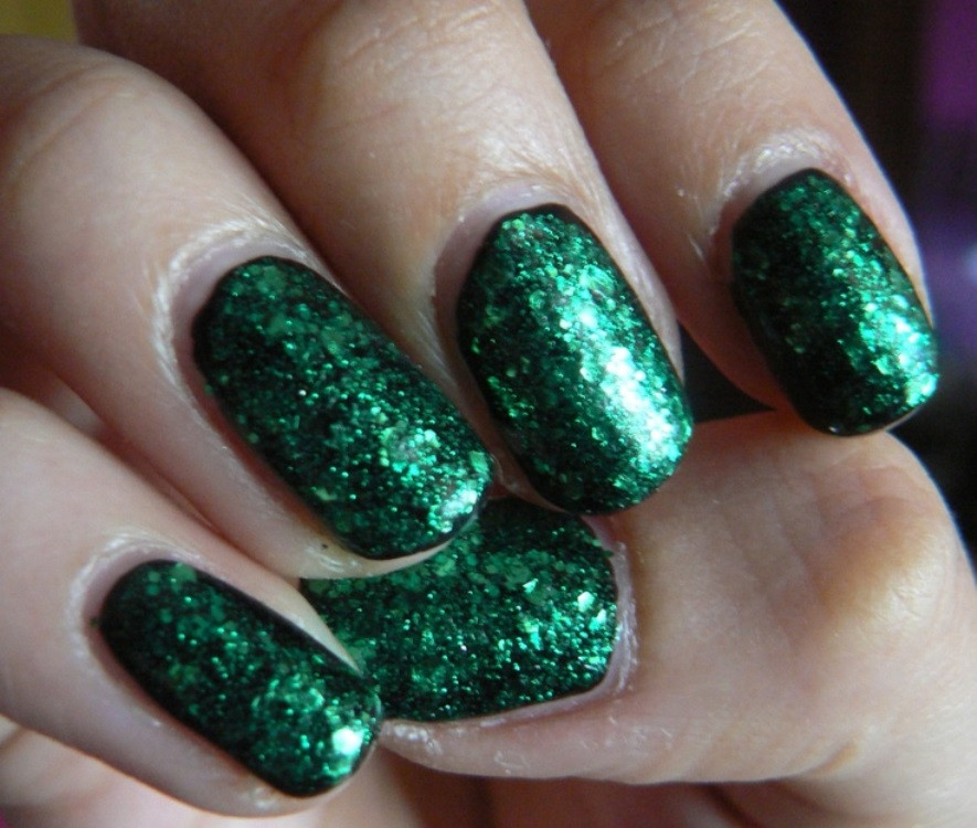 Green Glitter Nails
 Glitter Nails