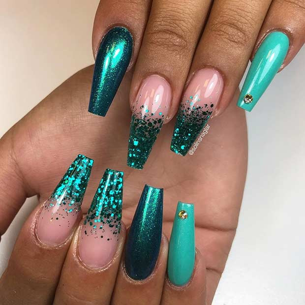 Green Glitter Nails
 23 Pretty Glitter Ombre Nails That Go With Everything
