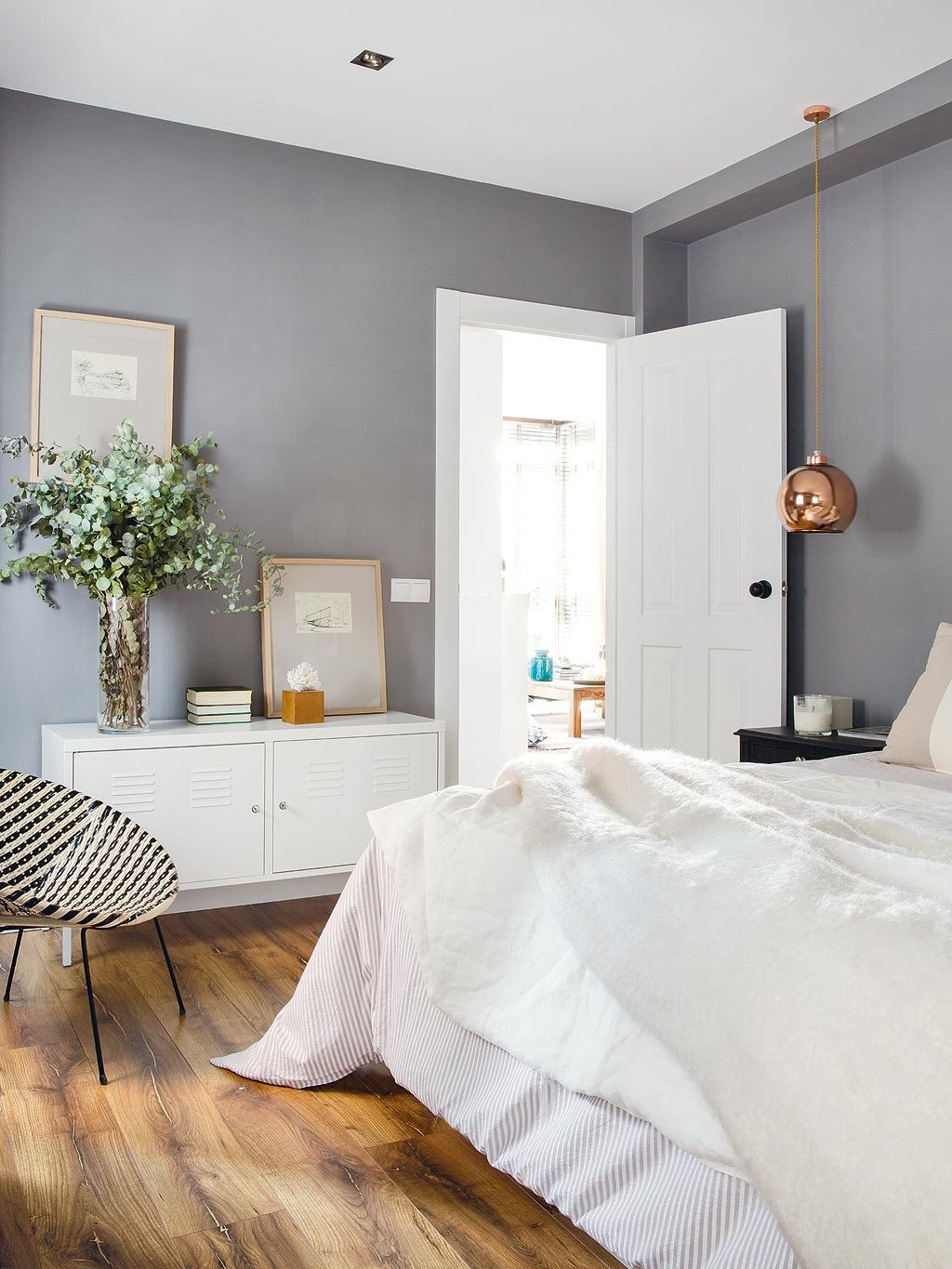 Grey Wall Bedroom Ideas
 Gorgeous Grey Bedrooms Design Ideas I Décor Aid