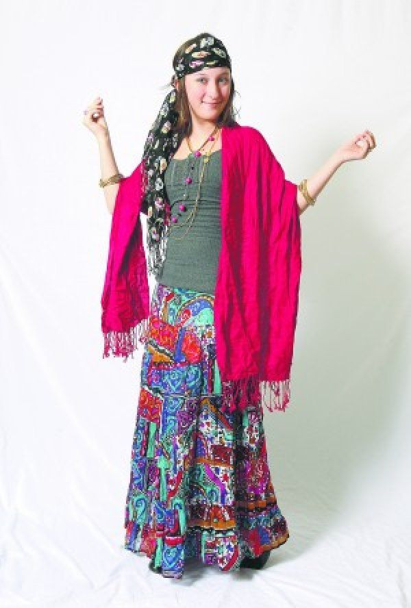 Gypsy Costume DIY
 Pin on Homemade Easy Renaissance Costumes