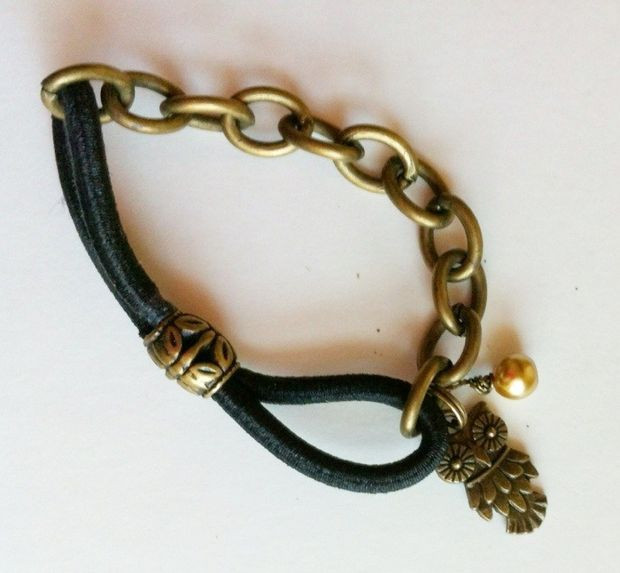 Hair Tie Bracelet Diy
 DIY Hair Tie Charm Bracelet