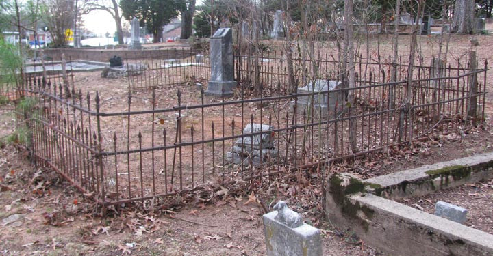 Halloween Cemetery Fence
 Halloween Cemetery Fence Reference