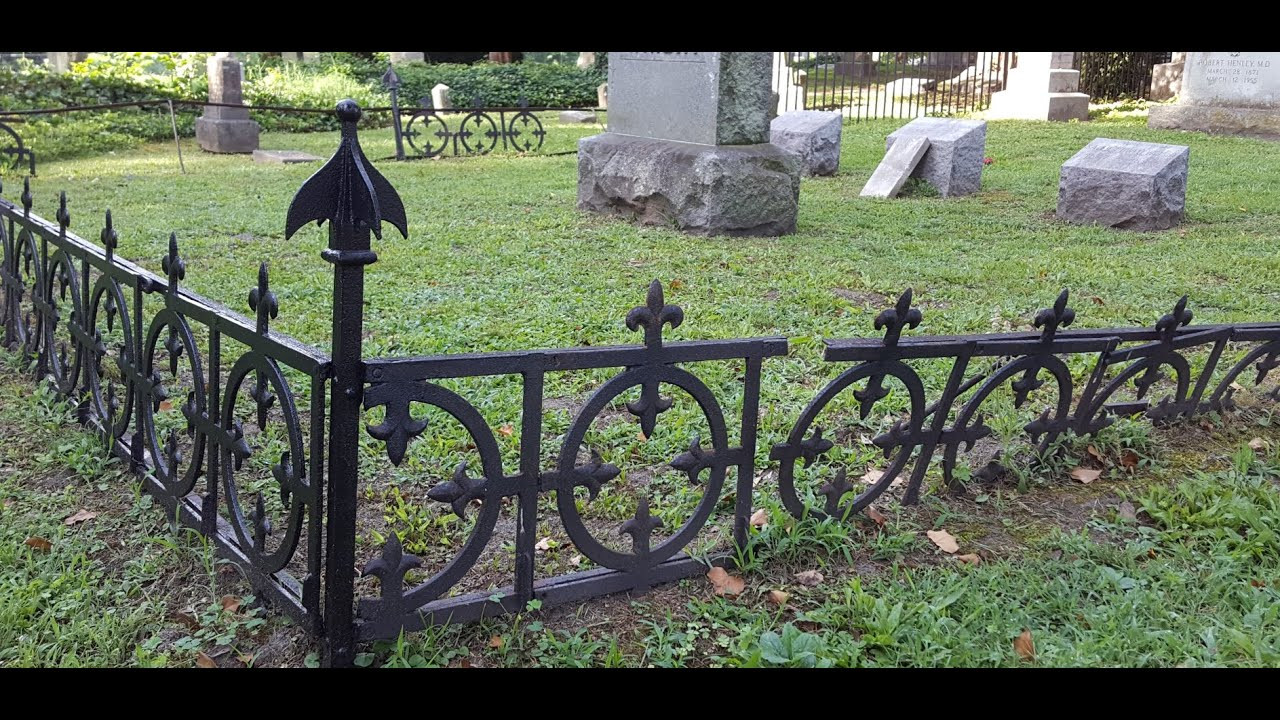 Halloween Cemetery Fence
 How to make a unique cemetery fence for Halloween