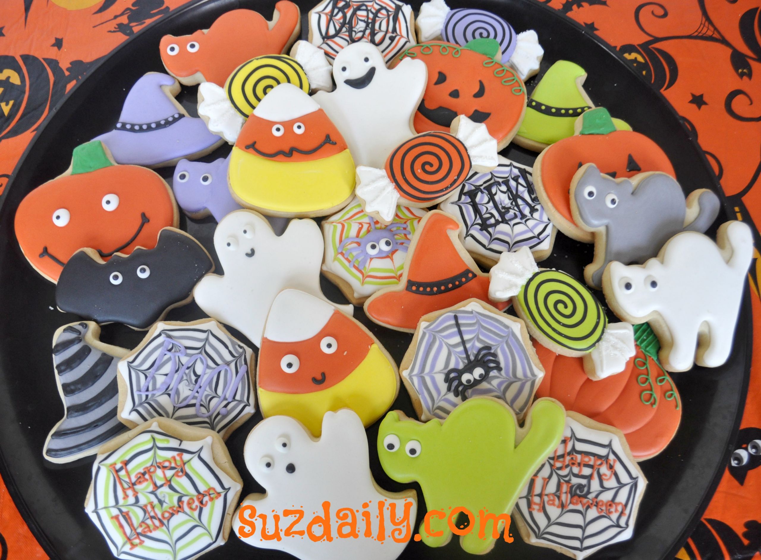 Halloween Cookies Pictures
 How to Decorate Halloween Cookies – Suz Daily