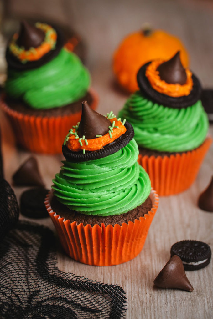 Halloween Cupcakes Pinterest
 Halloween Cupcakes Witches Hat Cupcakes Easy Peasy Meals
