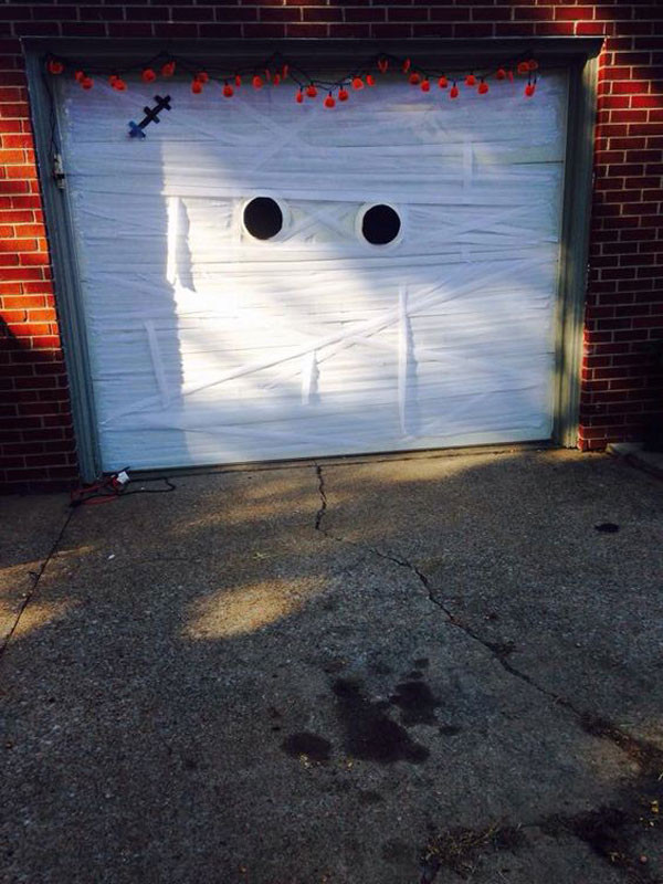 Halloween Garage Ideas
 Awesome Garage Door Decorating Ideas for Halloween