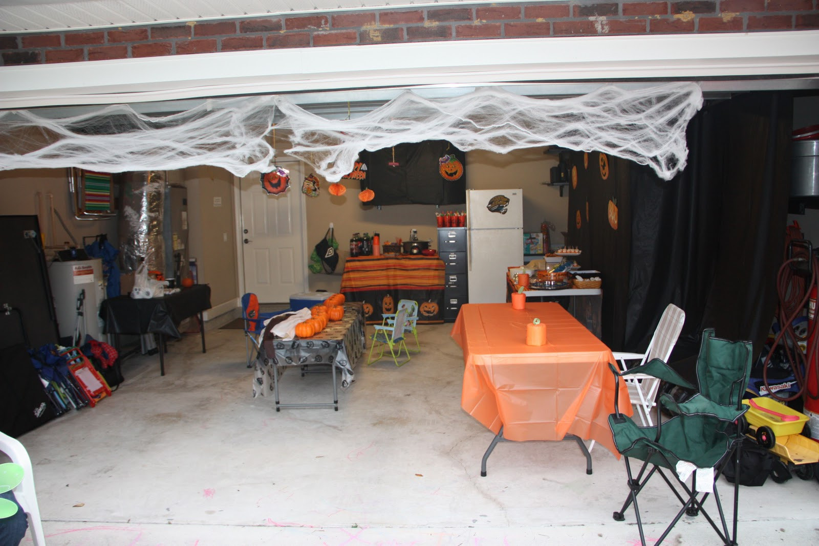 Halloween Garage Ideas
 Garage Party Ideas Home Design Inside