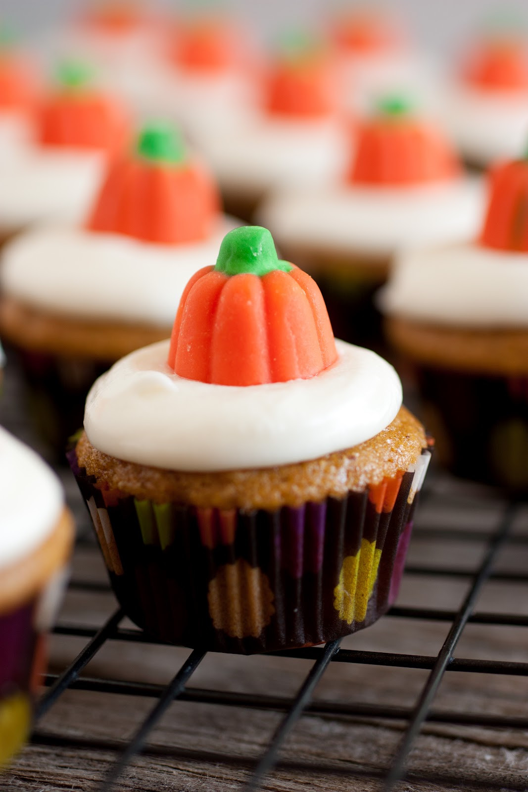 Halloween Mini Cupcakes
 Mini Pumpkin Cupcakes with Cream Cheese Frosting Cooking