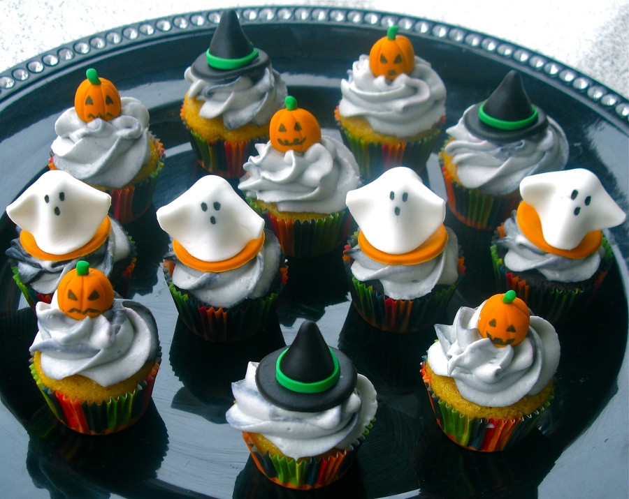 Halloween Mini Cupcakes
 Halloween Mini Cupcakes CakeCentral