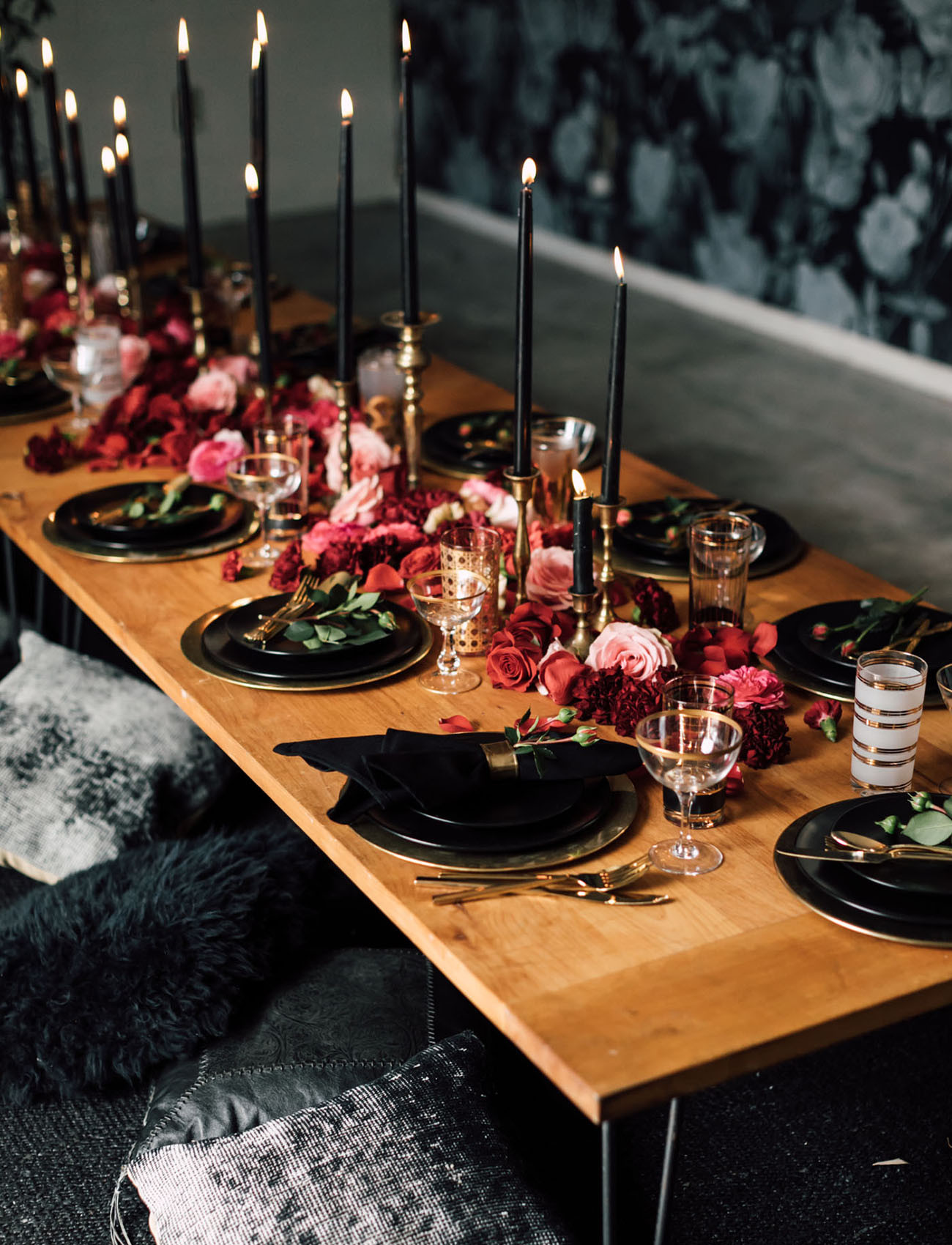 Halloween Table Settings
 Picture a gorgeous boho Halloween table setting with