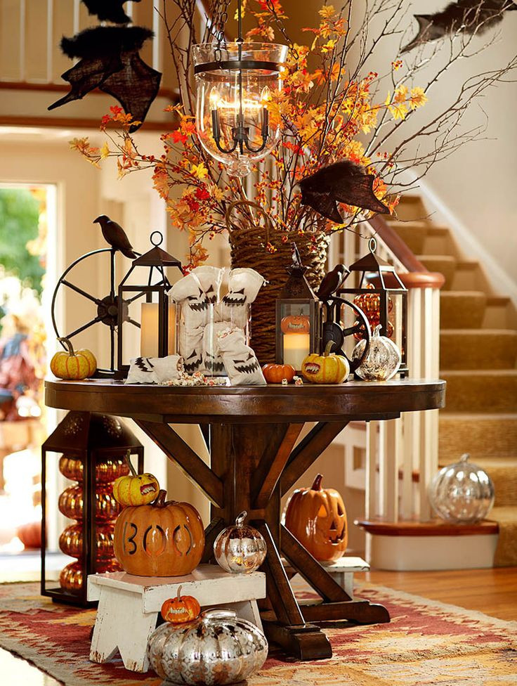 Halloween Table Ware
 Halloween Decorations Tips and Ideas InspirationSeek