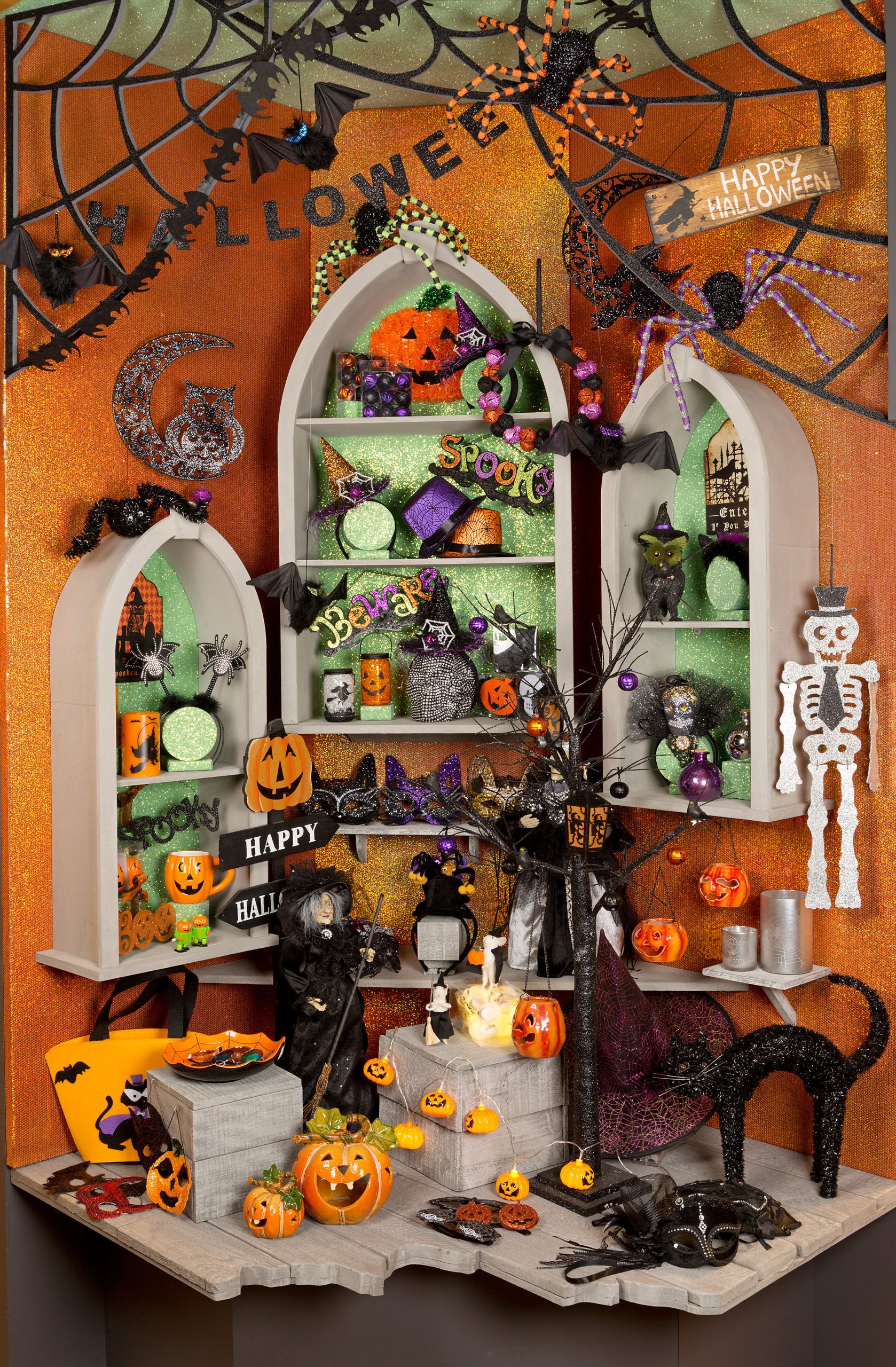 Halloween Table Ware
 Halloween Decorations