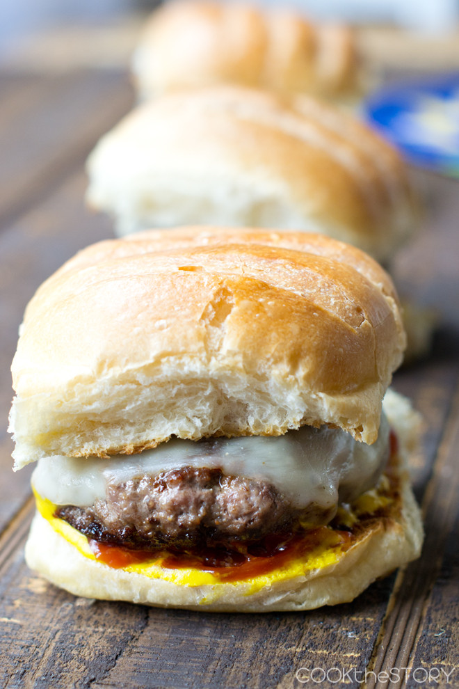 Hamburgers Grill Recipe
 Top 10 Recipes for the Best Summer Grill Out Moms