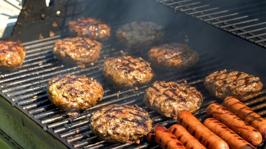 Hamburgers On The Grill
 8 mistakes you make when grilling burgers