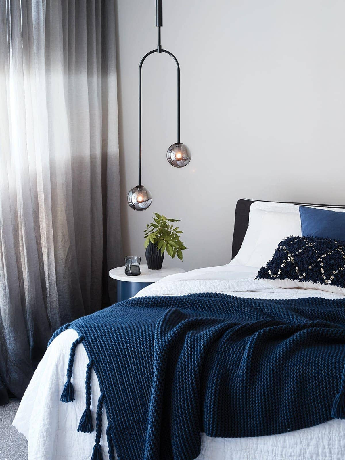 Hanging Lights For Bedroom
 Cheats on Choosing Pendant Lights for a Master Bedroom