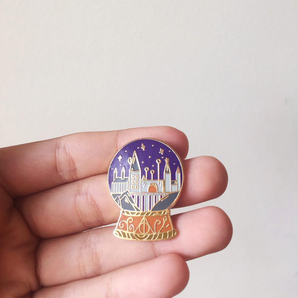 Harry Potter Pins
 Hogwarts Snow Globe Harry Potter Enamel Pin – Choopl Designs