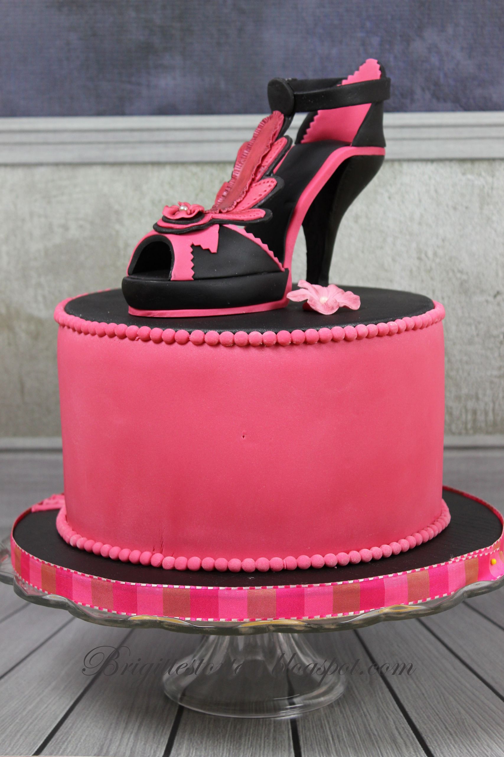 High Heel Birthday Cake
 High Heel Shoe 18 Birthday CakeCentral