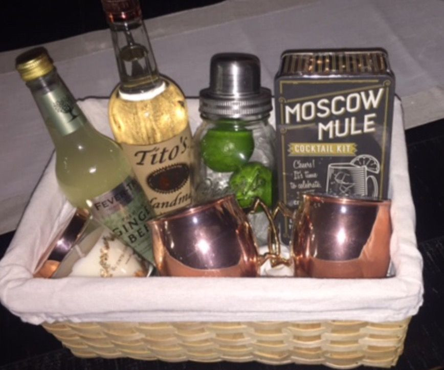 Holiday Drink Gift Ideas
 Moscow Mule Drinks Gift Basket DIY