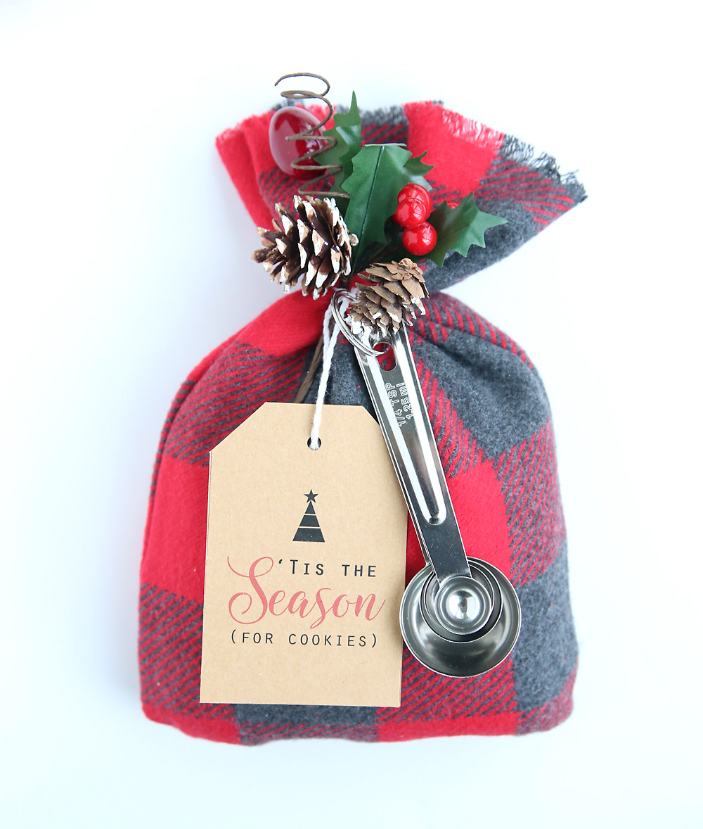 Holiday Gift Bag Ideas
 cookie mix t sack
