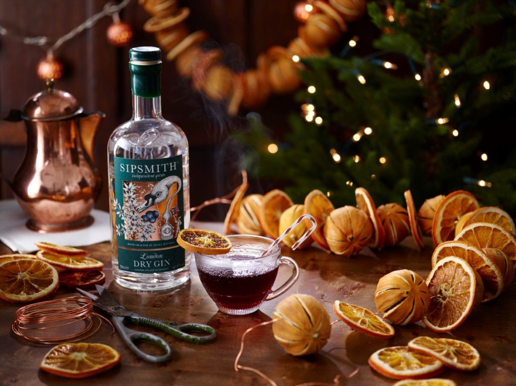 Holiday Gin Drinks
 8 Christmas Gin Cocktails to Try This Year