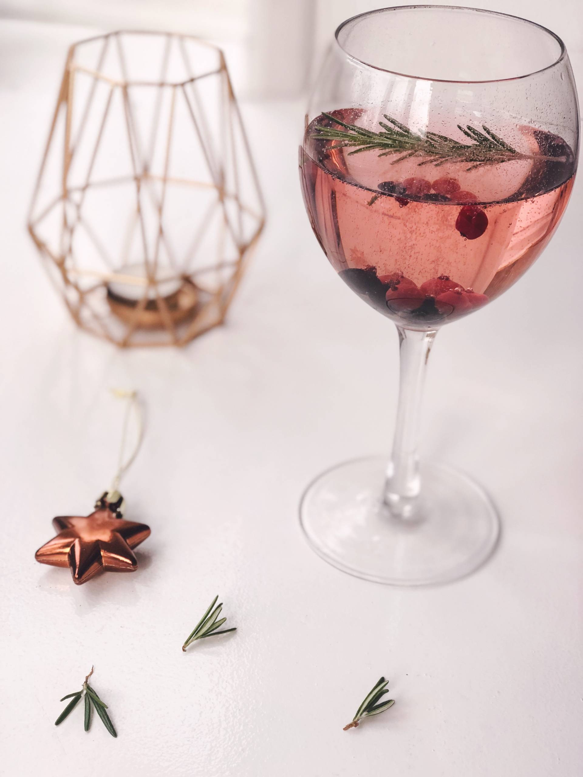 Holiday Gin Drinks
 Christmas Gin Cocktail Recipe WIN A Bottle of Gin